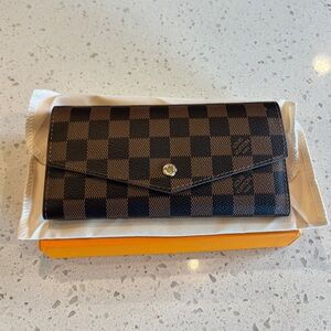 Brown Checkered Monogram Wallet! NEW 💗